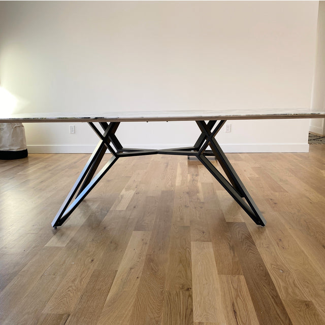 Unique Shape Metal Table Base, VIRRO 80.20
