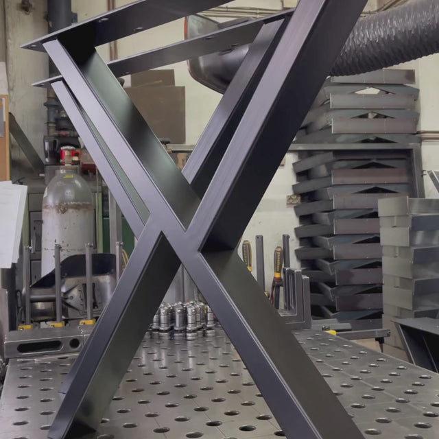 Heavy-duty MRWUU desk legs – powder-coated black steel, industrial aesthetic, perfect for bespoke furniture projects in the UK or Ireland